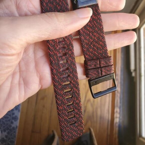 EUC Garmin QuickFit 22 Watch Band Heathered Red Nylon black metal Fenix 6 - Picture 4 of 5